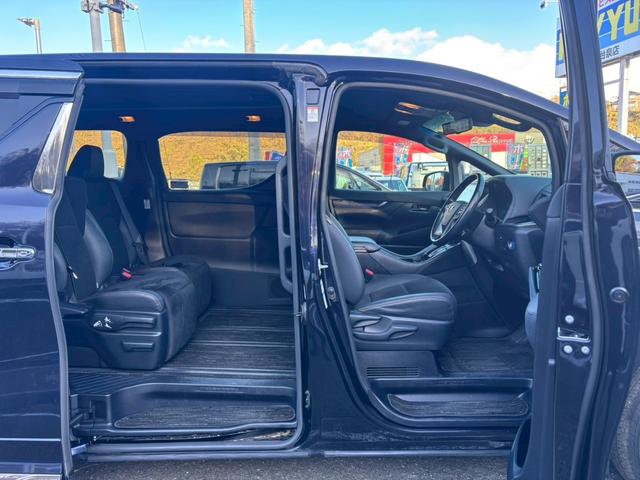 アルファードハイブリッド Ｓ　タイプゴールド【愛知仕入／４ＷＤ／モデリスタフルエアロ】　【シグネチェーイルミ／後席フリップダウンモニター／レーダー探知機／ＴＶキット】【ディスプレイオーディオナビ付／バックカメラ／フルセグ／ＥＴＣ】【バックカメラ／両側電動ドア／１００Ｖ電源／ハーフレザー】（15枚目）