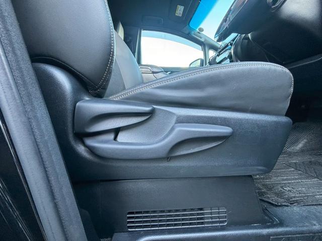 アルファードハイブリッド Ｓ　タイプゴールド【愛知仕入／４ＷＤ／モデリスタフルエアロ】　【シグネチェーイルミ／後席フリップダウンモニター／レーダー探知機／ＴＶキット】【ディスプレイオーディオナビ付／バックカメラ／フルセグ／ＥＴＣ】【バックカメラ／両側電動ドア／１００Ｖ電源／ハーフレザー】（16枚目）