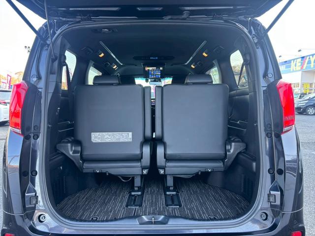 アルファードハイブリッド Ｓ　タイプゴールド【愛知仕入／４ＷＤ／モデリスタフルエアロ】　【シグネチェーイルミ／後席フリップダウンモニター／レーダー探知機／ＴＶキット】【ディスプレイオーディオナビ付／バックカメラ／フルセグ／ＥＴＣ】【バックカメラ／両側電動ドア／１００Ｖ電源／ハーフレザー】（22枚目）