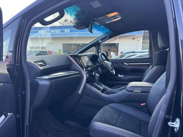 アルファードハイブリッド Ｓ　タイプゴールド【愛知仕入／４ＷＤ／モデリスタフルエアロ】　【シグネチェーイルミ／後席フリップダウンモニター／レーダー探知機／ＴＶキット】【ディスプレイオーディオナビ付／バックカメラ／フルセグ／ＥＴＣ】【バックカメラ／両側電動ドア／１００Ｖ電源／ハーフレザー】（26枚目）