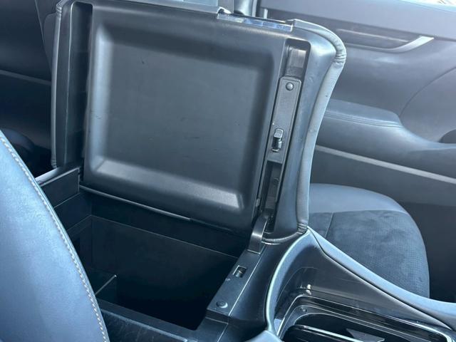 アルファードハイブリッド Ｓ　タイプゴールド【愛知仕入／４ＷＤ／モデリスタフルエアロ】　【シグネチェーイルミ／後席フリップダウンモニター／レーダー探知機／ＴＶキット】【ディスプレイオーディオナビ付／バックカメラ／フルセグ／ＥＴＣ】【バックカメラ／両側電動ドア／１００Ｖ電源／ハーフレザー】（48枚目）