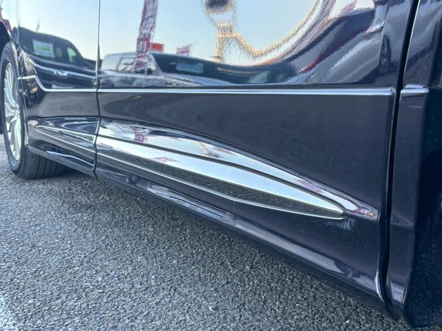アルファードハイブリッド Ｓ　タイプゴールド【愛知仕入／４ＷＤ／モデリスタフルエアロ】　【シグネチェーイルミ／後席フリップダウンモニター／レーダー探知機／ＴＶキット】【ディスプレイオーディオナビ付／バックカメラ／フルセグ／ＥＴＣ】【バックカメラ／両側電動ドア／１００Ｖ電源／ハーフレザー】（69枚目）