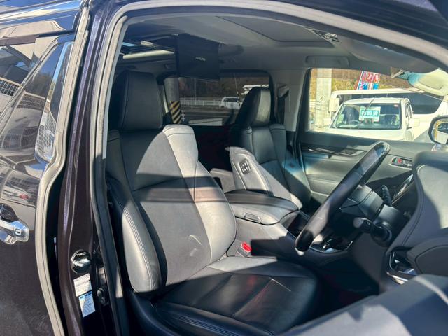 ヴェルファイアハイブリッド ＺＲ【愛知県仕入／４ＷＤ／禁煙／ツインサンルーフ】　【ＴＲＤフルエアロ／１１型ＢＩＧＸ／後席フリップダウンモニター】【追従クルコン／ブラインドスポットモニター／クリアランスソナー】【両側電動ドア／ＬＥＤライト／ツインＡ／Ｃ】【ＨＤＭＩ／１００Ｖ電源】（11枚目）