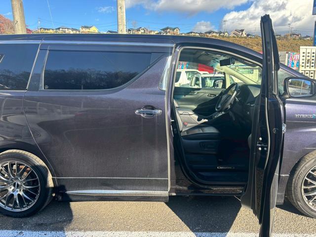 ヴェルファイアハイブリッド ＺＲ【愛知県仕入／４ＷＤ／禁煙／ツインサンルーフ】　【ＴＲＤフルエアロ／１１型ＢＩＧＸ／後席フリップダウンモニター】【追従クルコン／ブラインドスポットモニター／クリアランスソナー】【両側電動ドア／ＬＥＤライト／ツインＡ／Ｃ】【ＨＤＭＩ／１００Ｖ電源】（14枚目）