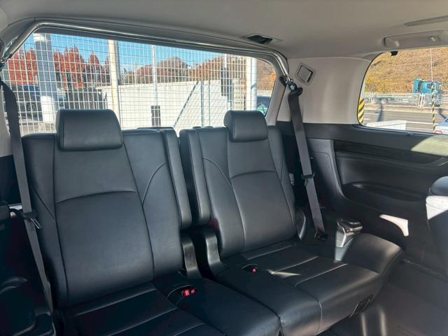 ヴェルファイアハイブリッド ＺＲ【愛知県仕入／４ＷＤ／禁煙／ツインサンルーフ】　【ＴＲＤフルエアロ／１１型ＢＩＧＸ／後席フリップダウンモニター】【追従クルコン／ブラインドスポットモニター／クリアランスソナー】【両側電動ドア／ＬＥＤライト／ツインＡ／Ｃ】【ＨＤＭＩ／１００Ｖ電源】（19枚目）