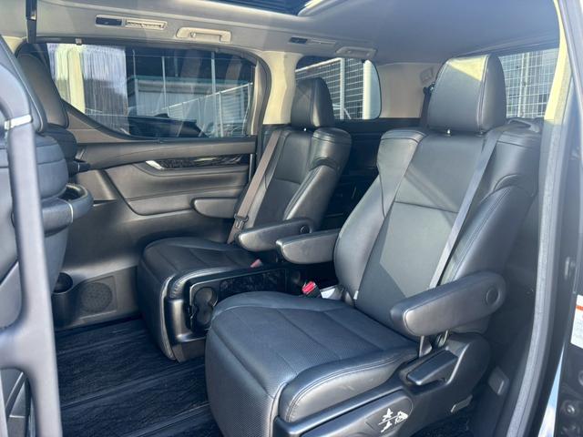 ヴェルファイアハイブリッド ＺＲ【愛知県仕入／４ＷＤ／禁煙／ツインサンルーフ】　【ＴＲＤフルエアロ／１１型ＢＩＧＸ／後席フリップダウンモニター】【追従クルコン／ブラインドスポットモニター／クリアランスソナー】【両側電動ドア／ＬＥＤライト／ツインＡ／Ｃ】【ＨＤＭＩ／１００Ｖ電源】（29枚目）