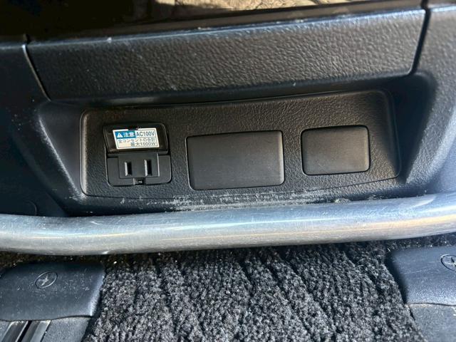 ヴェルファイアハイブリッド ＺＲ【愛知県仕入／４ＷＤ／禁煙／ツインサンルーフ】　【ＴＲＤフルエアロ／１１型ＢＩＧＸ／後席フリップダウンモニター】【追従クルコン／ブラインドスポットモニター／クリアランスソナー】【両側電動ドア／ＬＥＤライト／ツインＡ／Ｃ】【ＨＤＭＩ／１００Ｖ電源】（37枚目）