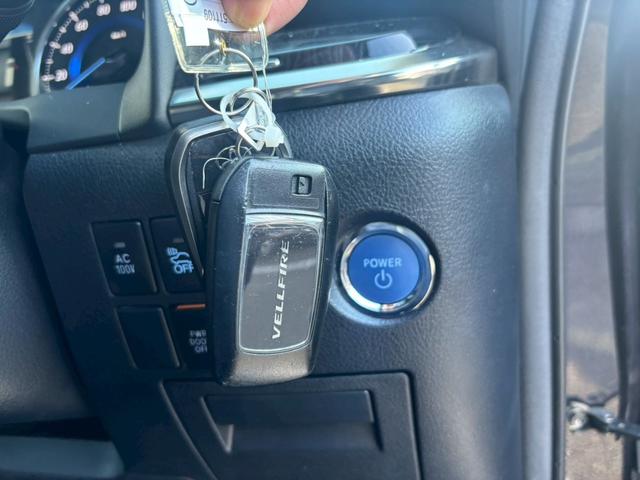 ヴェルファイアハイブリッド ＺＲ【愛知県仕入／４ＷＤ／禁煙／ツインサンルーフ】　【ＴＲＤフルエアロ／１１型ＢＩＧＸ／後席フリップダウンモニター】【追従クルコン／ブラインドスポットモニター／クリアランスソナー】【両側電動ドア／ＬＥＤライト／ツインＡ／Ｃ】【ＨＤＭＩ／１００Ｖ電源】（44枚目）