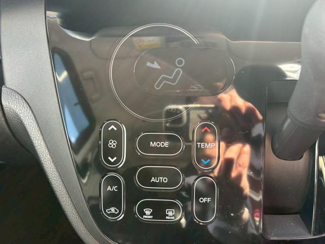 プロの専門業者によるルームクリーニング実施☆室内の細かい所からエンジンルームまでキレイになった状態でお渡しいたします♪