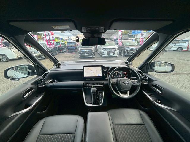 ノア S-Z【大阪府仕入】【プレミアムサウンドシステム】【禁煙車】 【10.5型ディスプレイ/14型フリップダウンモニター】【前後ドラレコ連動デジタルインナーミラー】【両側電動スライドドア】【追従クルコン/車線逸脱警告】【ハーフレザー/シートヒーター】【ETC2.0】(4枚目)