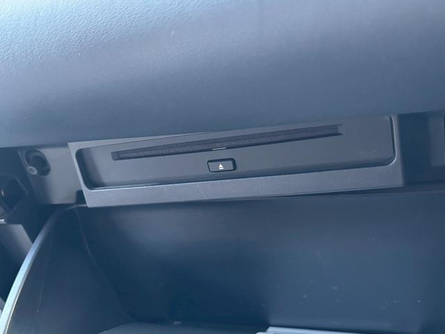 ノア S-Z【大阪府仕入】【プレミアムサウンドシステム】【禁煙車】 【10.5型ディスプレイ/14型フリップダウンモニター】【前後ドラレコ連動デジタルインナーミラー】【両側電動スライドドア】【追従クルコン/車線逸脱警告】【ハーフレザー/シートヒーター】【ETC2.0】(17枚目)