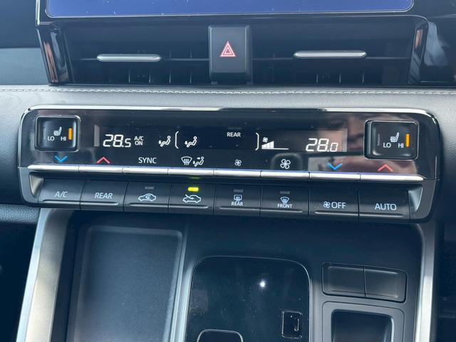 ノア S-Z【大阪府仕入】【プレミアムサウンドシステム】【禁煙車】 【10.5型ディスプレイ/14型フリップダウンモニター】【前後ドラレコ連動デジタルインナーミラー】【両側電動スライドドア】【追従クルコン/車線逸脱警告】【ハーフレザー/シートヒーター】【ETC2.0】(22枚目)