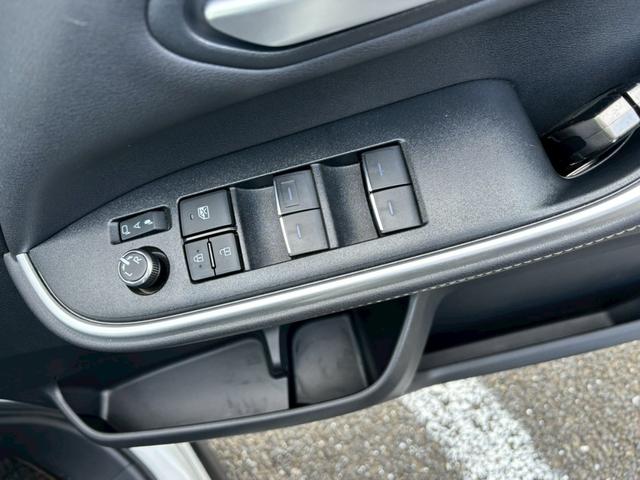 ノア S-Z【大阪府仕入】【プレミアムサウンドシステム】【禁煙車】 【10.5型ディスプレイ/14型フリップダウンモニター】【前後ドラレコ連動デジタルインナーミラー】【両側電動スライドドア】【追従クルコン/車線逸脱警告】【ハーフレザー/シートヒーター】【ETC2.0】(58枚目)