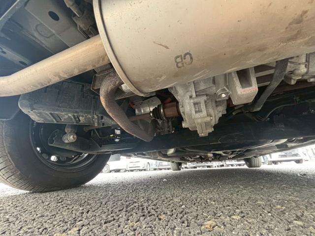 ノート Ｘ　ＦＯＵＲ　【４ＷＤ】【禁煙】【衝突軽減】　【ＳＤナビ／バックカメラ／ＢＴ接続】【ドライブレコーダー】【コーナーセンサー／車線逸脱警告】【ステアヒーター／シートヒーター】【オートライト】【ＥＴＣ】【アイドリングストップ】【電子パーキング】（6枚目）