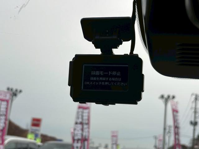 ノート Ｘ　ＦＯＵＲ　【４ＷＤ】【禁煙】【衝突軽減】　【ＳＤナビ／バックカメラ／ＢＴ接続】【ドライブレコーダー】【コーナーセンサー／車線逸脱警告】【ステアヒーター／シートヒーター】【オートライト】【ＥＴＣ】【アイドリングストップ】【電子パーキング】（9枚目）