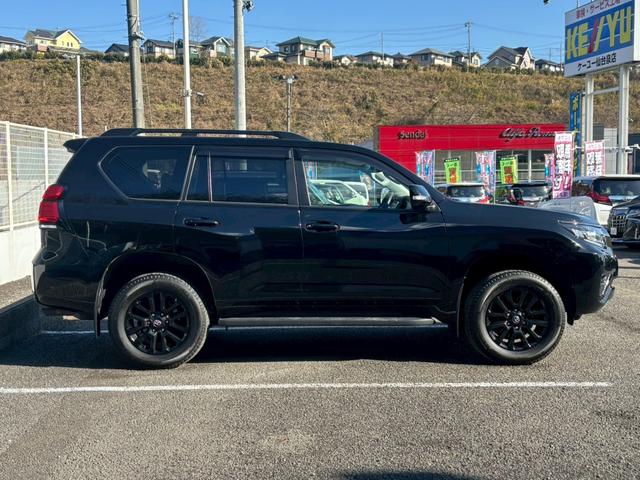 ランドクルーザープラド ＴＸ　Ｌパッケージ・ブラックエディション【サンルーフ／禁煙】　【寒冷地仕様／ワンオーナー車／７人乗り】【夏＆冬タイヤＡＷ／純正エンスタ／フロント熱線】【純正９型ナビ／バックカメラ／ＥＴＣ２．０】【衝突軽減／追従クルコン」【ブラックレザーシート／シートヒーター】（22枚目）