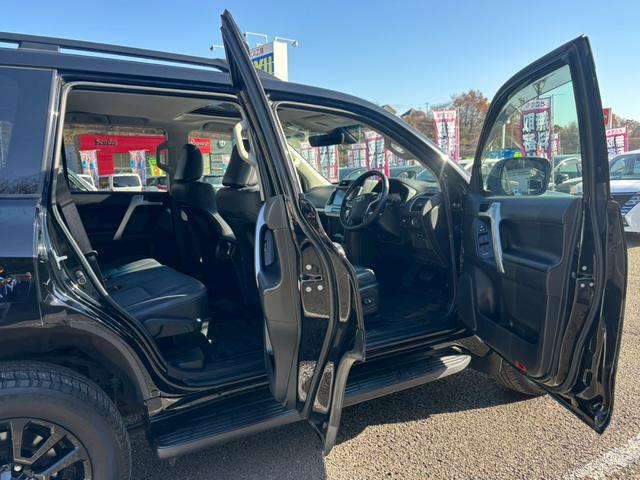 ランドクルーザープラド ＴＸ　Ｌパッケージ・ブラックエディション【サンルーフ／禁煙】　【寒冷地仕様／ワンオーナー車／７人乗り】【夏＆冬タイヤＡＷ／純正エンスタ／フロント熱線】【純正９型ナビ／バックカメラ／ＥＴＣ２．０】【衝突軽減／追従クルコン」【ブラックレザーシート／シートヒーター】（37枚目）