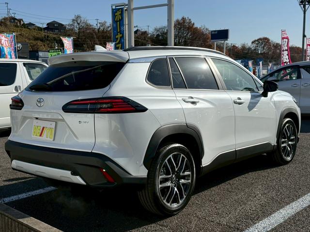 カローラクロス ハイブリッド　Ｚ【４ＷＤ／登録済み未使用車／後期型】　【パノラミックルーフ／全周囲モニター／アドバンスドパーク】【衝突軽減システム／車線逸脱警告／ブラインドスポットモニター／追従クルコン】【純正１０．５型ナビ機能付ＤＡ／フルセグＴＶ／ＥＴＣ２．０】（3枚目）