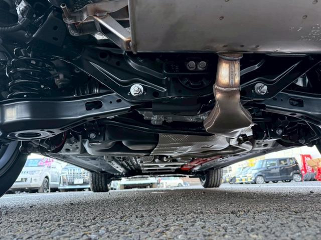 カローラクロス ハイブリッド　Ｚ【４ＷＤ／登録済み未使用車／後期型】　【パノラミックルーフ／全周囲モニター／アドバンスドパーク】【衝突軽減システム／車線逸脱警告／ブラインドスポットモニター／追従クルコン】【純正１０．５型ナビ機能付ＤＡ／フルセグＴＶ／ＥＴＣ２．０】（5枚目）