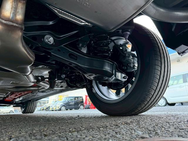 カローラクロス ハイブリッド　Ｚ【４ＷＤ／登録済み未使用車／後期型】　【パノラミックルーフ／全周囲モニター／アドバンスドパーク】【衝突軽減システム／車線逸脱警告／ブラインドスポットモニター／追従クルコン】【純正１０．５型ナビ機能付ＤＡ／フルセグＴＶ／ＥＴＣ２．０】（7枚目）