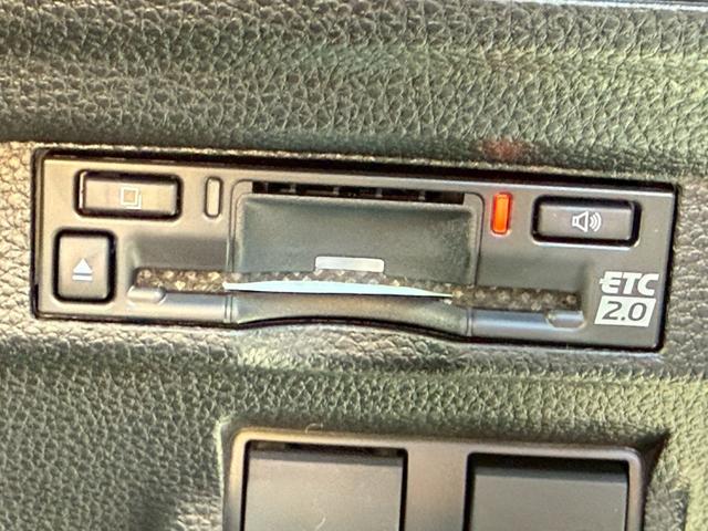 カローラクロス ハイブリッド　Ｚ【４ＷＤ／登録済み未使用車／後期型】　【パノラミックルーフ／全周囲モニター／アドバンスドパーク】【衝突軽減システム／車線逸脱警告／ブラインドスポットモニター／追従クルコン】【純正１０．５型ナビ機能付ＤＡ／フルセグＴＶ／ＥＴＣ２．０】（16枚目）