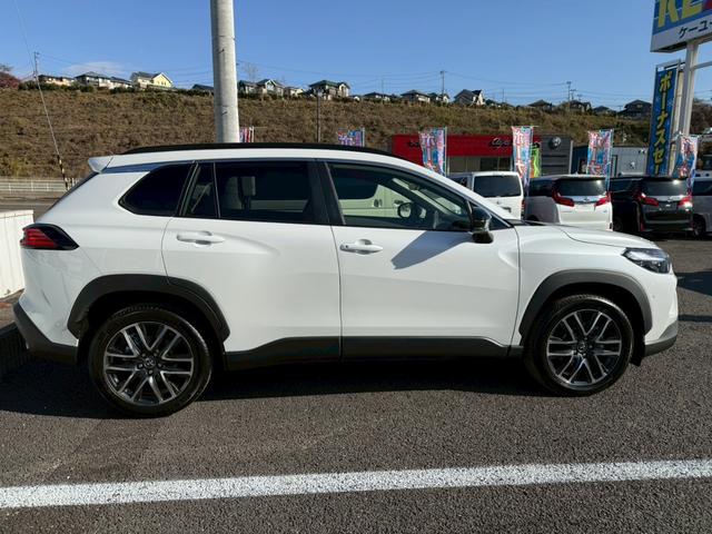 カローラクロス ハイブリッド　Ｚ【４ＷＤ／登録済み未使用車／後期型】　【パノラミックルーフ／全周囲モニター／アドバンスドパーク】【衝突軽減システム／車線逸脱警告／ブラインドスポットモニター／追従クルコン】【純正１０．５型ナビ機能付ＤＡ／フルセグＴＶ／ＥＴＣ２．０】（26枚目）