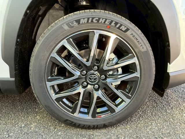 カローラクロス ハイブリッド　Ｚ【４ＷＤ／登録済み未使用車／後期型】　【パノラミックルーフ／全周囲モニター／アドバンスドパーク】【衝突軽減システム／車線逸脱警告／ブラインドスポットモニター／追従クルコン】【純正１０．５型ナビ機能付ＤＡ／フルセグＴＶ／ＥＴＣ２．０】（30枚目）