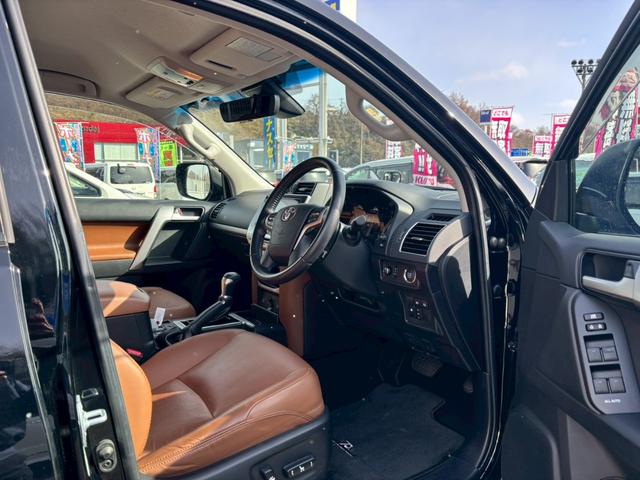 ランドクルーザープラド ＴＸ　Ｌパッケージ　７０ｔｈアニバーサリーリミテッド　【特別仕様車／愛知県仕入／４ＷＤ／禁煙】【ルーフレール／内装色サドルタン／シートベンチレーション】【クリアランスソナー／追従クルコン】【純正９型ナビ／バックカメラ／ＨＤＭＩ接続】【ＥＴＣ／ドラレコ】（12枚目）