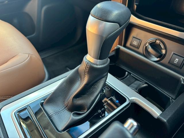 ランドクルーザープラド ＴＸ　Ｌパッケージ　７０ｔｈアニバーサリーリミテッド　【特別仕様車／愛知県仕入／４ＷＤ／禁煙】【ルーフレール／内装色サドルタン／シートベンチレーション】【クリアランスソナー／追従クルコン】【純正９型ナビ／バックカメラ／ＨＤＭＩ接続】【ＥＴＣ／ドラレコ】（39枚目）