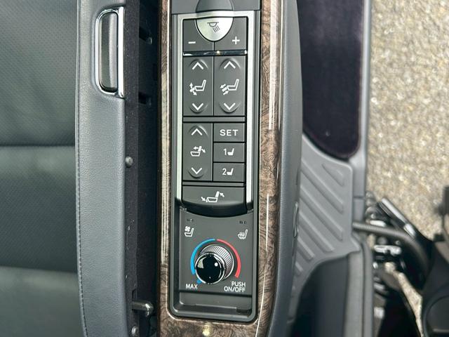 アルファードハイブリッド エグゼクティブラウンジ【神奈川仕入/寒冷地仕様/禁煙車】 【4WD/ツインサンルーフ/モデリスタエアロ/全方位カメラ】【JBLサウンド/フリップダウンモニター】【黒革電動/シートベンチレーション】【360℃ドラレコ/3眼LED/リヤフォグ/追従クルコン】(14枚目)