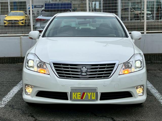 クラウン ロイヤルサルーン【禁煙車／夏＆冬タイヤＡＷセット】　【クルーズコントロール／コーナーセンサー】【サイドカメラ／バックカメラ／前後ドラレコ】【ビルトインＥＴＣ／ＨＩＤライト／オートライト】【純正ナビ／ＣＤ・ＤＶＤ再生】【電動シート／プッシュスタート】（21枚目）