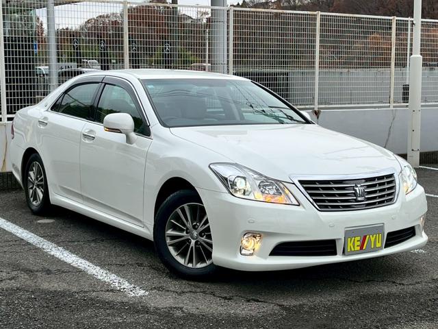 クラウン ロイヤルサルーン【禁煙車／夏＆冬タイヤＡＷセット】　【クルーズコントロール／コーナーセンサー】【サイドカメラ／バックカメラ／前後ドラレコ】【ビルトインＥＴＣ／ＨＩＤライト／オートライト】【純正ナビ／ＣＤ・ＤＶＤ再生】【電動シート／プッシュスタート】（22枚目）