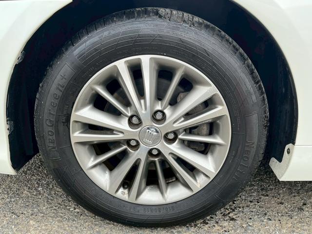クラウン ロイヤルサルーン【禁煙車／夏＆冬タイヤＡＷセット】　【クルーズコントロール／コーナーセンサー】【サイドカメラ／バックカメラ／前後ドラレコ】【ビルトインＥＴＣ／ＨＩＤライト／オートライト】【純正ナビ／ＣＤ・ＤＶＤ再生】【電動シート／プッシュスタート】（32枚目）