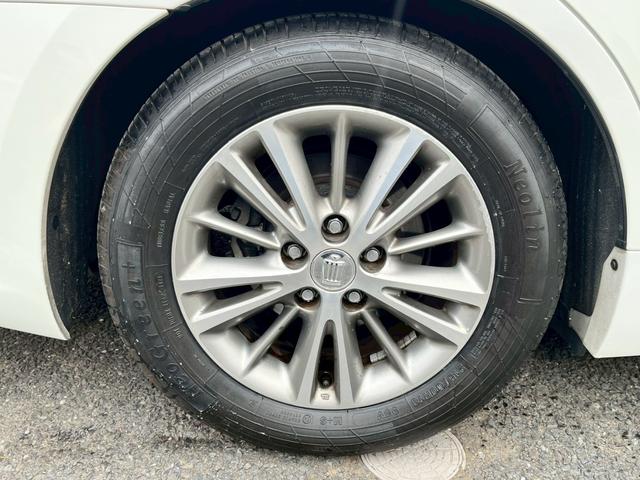 クラウン ロイヤルサルーン【禁煙車／夏＆冬タイヤＡＷセット】　【クルーズコントロール／コーナーセンサー】【サイドカメラ／バックカメラ／前後ドラレコ】【ビルトインＥＴＣ／ＨＩＤライト／オートライト】【純正ナビ／ＣＤ・ＤＶＤ再生】【電動シート／プッシュスタート】（34枚目）
