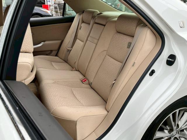 クラウン ロイヤルサルーン【禁煙車／夏＆冬タイヤＡＷセット】　【クルーズコントロール／コーナーセンサー】【サイドカメラ／バックカメラ／前後ドラレコ】【ビルトインＥＴＣ／ＨＩＤライト／オートライト】【純正ナビ／ＣＤ・ＤＶＤ再生】【電動シート／プッシュスタート】（46枚目）