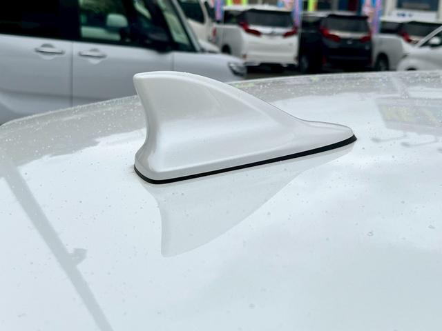 クラウン ロイヤルサルーン【禁煙車／夏＆冬タイヤＡＷセット】　【クルーズコントロール／コーナーセンサー】【サイドカメラ／バックカメラ／前後ドラレコ】【ビルトインＥＴＣ／ＨＩＤライト／オートライト】【純正ナビ／ＣＤ・ＤＶＤ再生】【電動シート／プッシュスタート】（52枚目）