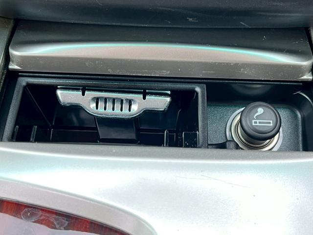 クラウン ロイヤルサルーン【禁煙車／夏＆冬タイヤＡＷセット】　【クルーズコントロール／コーナーセンサー】【サイドカメラ／バックカメラ／前後ドラレコ】【ビルトインＥＴＣ／ＨＩＤライト／オートライト】【純正ナビ／ＣＤ・ＤＶＤ再生】【電動シート／プッシュスタート】（58枚目）