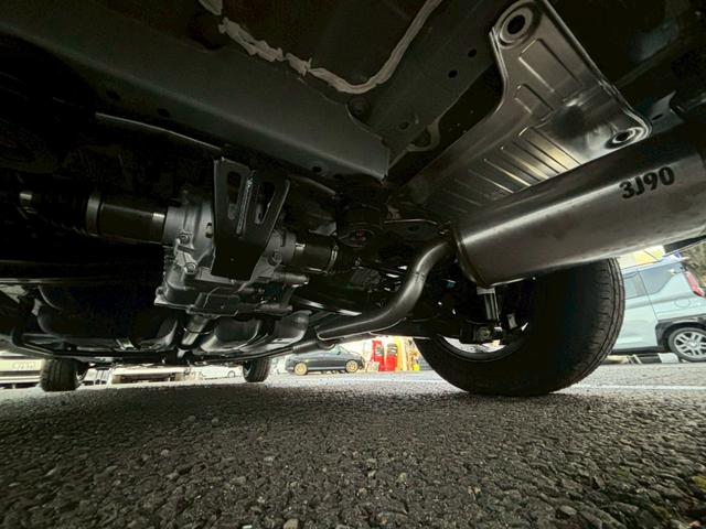 フリード ｅ：ＨＥＶエアー　ＥＸ【４ＷＤ／登録済み未使用車／６人乗り】　【１１．４型ナビ／ホンダセンシング／マルチビューカメラ】【ＥＴＣ２．０／ＬＥＤヘッドライト／ワイパー熱線】【フルセグＴＶ／ＢＴ接続】【電動パーキング／ブレーキホールド】【シートヒーター／ハーフレザー】（6枚目）