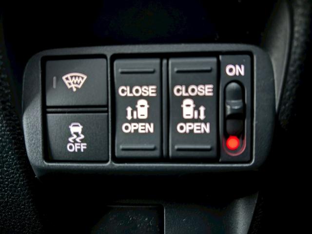 フリード ｅ：ＨＥＶエアー　ＥＸ【４ＷＤ／登録済み未使用車／６人乗り】　【１１．４型ナビ／ホンダセンシング／マルチビューカメラ】【ＥＴＣ２．０／ＬＥＤヘッドライト／ワイパー熱線】【フルセグＴＶ／ＢＴ接続】【電動パーキング／ブレーキホールド】【シートヒーター／ハーフレザー】（11枚目）