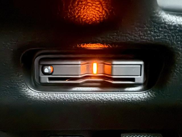 フリード ｅ：ＨＥＶエアー　ＥＸ【４ＷＤ／登録済み未使用車／６人乗り】　【１１．４型ナビ／ホンダセンシング／マルチビューカメラ】【ＥＴＣ２．０／ＬＥＤヘッドライト／ワイパー熱線】【フルセグＴＶ／ＢＴ接続】【電動パーキング／ブレーキホールド】【シートヒーター／ハーフレザー】（13枚目）