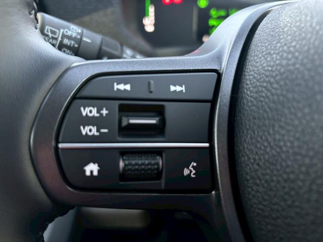 フリード ｅ：ＨＥＶエアー　ＥＸ【４ＷＤ／登録済み未使用車／６人乗り】　【１１．４型ナビ／ホンダセンシング／マルチビューカメラ】【ＥＴＣ２．０／ＬＥＤヘッドライト／ワイパー熱線】【フルセグＴＶ／ＢＴ接続】【電動パーキング／ブレーキホールド】【シートヒーター／ハーフレザー】（47枚目）