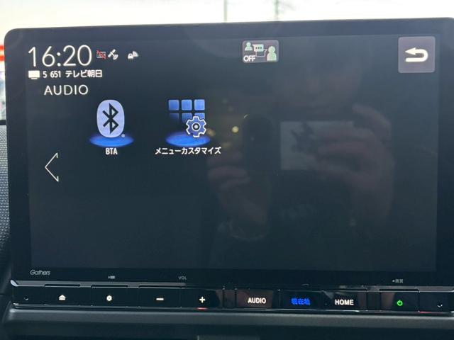 フリード ｅ：ＨＥＶエアー　ＥＸ【４ＷＤ／登録済み未使用車／６人乗り】　【１１．４型ナビ／ホンダセンシング／マルチビューカメラ】【ＥＴＣ２．０／ＬＥＤヘッドライト／ワイパー熱線】【フルセグＴＶ／ＢＴ接続】【電動パーキング／ブレーキホールド】【シートヒーター／ハーフレザー】（52枚目）