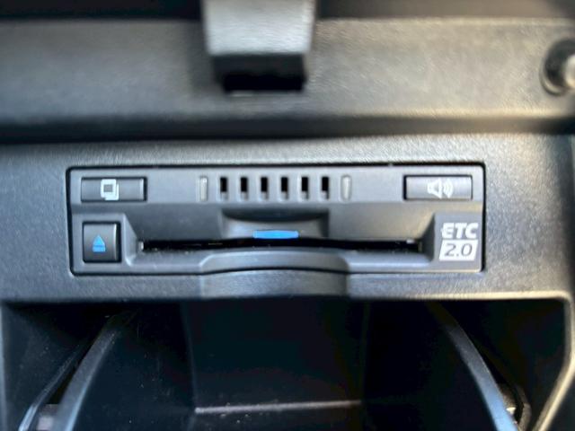 ヴェルファイア ２．５Ｚ【４ＷＤ／８人乗り】【９型ナビ＆１２型後席モニター】　【禁煙車／トヨタセーフティセンス】【衝突軽減システム／車線逸脱警告／追従クルコン】【フルセグＴＶ／ＢＴ接続／バックカメラ／ＥＴＣ２．０】【前後ドラレコ／両側電動スライドドア／ＡＣ１００Ｖ電源】（20枚目）