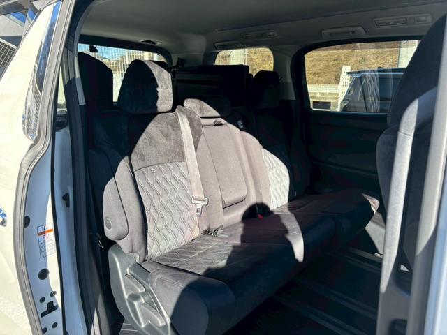 ヴェルファイア ２．５Ｚ【４ＷＤ／８人乗り】【９型ナビ＆１２型後席モニター】　【禁煙車／トヨタセーフティセンス】【衝突軽減システム／車線逸脱警告／追従クルコン】【フルセグＴＶ／ＢＴ接続／バックカメラ／ＥＴＣ２．０】【前後ドラレコ／両側電動スライドドア／ＡＣ１００Ｖ電源】（43枚目）