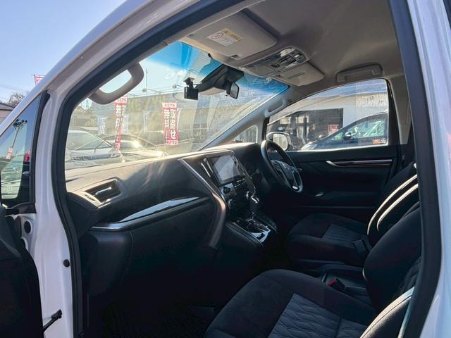 ヴェルファイア ２．５Ｚ【４ＷＤ／８人乗り】【９型ナビ＆１２型後席モニター】　【禁煙車／トヨタセーフティセンス】【衝突軽減システム／車線逸脱警告／追従クルコン】【フルセグＴＶ／ＢＴ接続／バックカメラ／ＥＴＣ２．０】【前後ドラレコ／両側電動スライドドア／ＡＣ１００Ｖ電源】（46枚目）