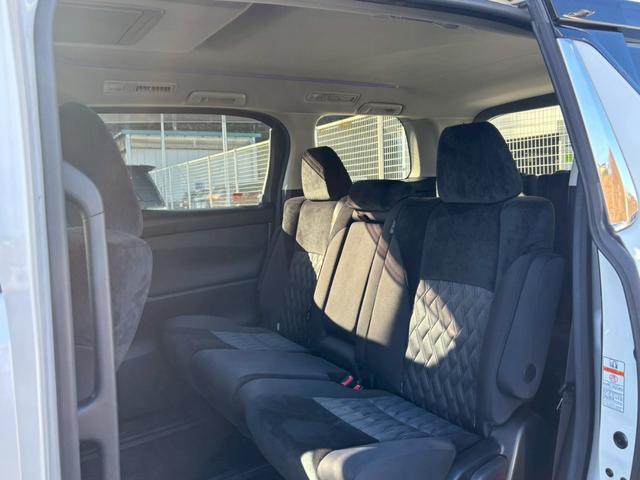 ヴェルファイア ２．５Ｚ【４ＷＤ／８人乗り】【９型ナビ＆１２型後席モニター】　【禁煙車／トヨタセーフティセンス】【衝突軽減システム／車線逸脱警告／追従クルコン】【フルセグＴＶ／ＢＴ接続／バックカメラ／ＥＴＣ２．０】【前後ドラレコ／両側電動スライドドア／ＡＣ１００Ｖ電源】（49枚目）