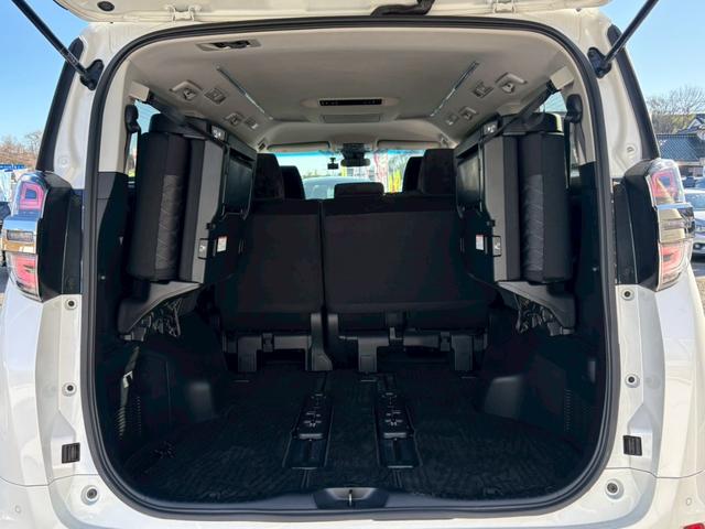 ヴェルファイア ２．５Ｚ【４ＷＤ／８人乗り】【９型ナビ＆１２型後席モニター】　【禁煙車／トヨタセーフティセンス】【衝突軽減システム／車線逸脱警告／追従クルコン】【フルセグＴＶ／ＢＴ接続／バックカメラ／ＥＴＣ２．０】【前後ドラレコ／両側電動スライドドア／ＡＣ１００Ｖ電源】（52枚目）
