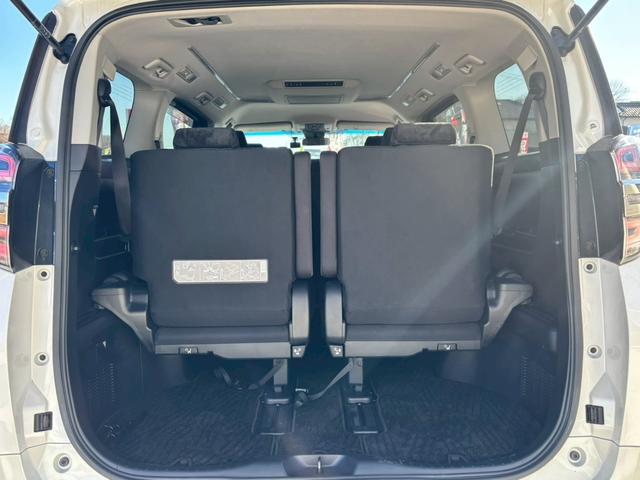 ヴェルファイア ２．５Ｚ【４ＷＤ／８人乗り】【９型ナビ＆１２型後席モニター】　【禁煙車／トヨタセーフティセンス】【衝突軽減システム／車線逸脱警告／追従クルコン】【フルセグＴＶ／ＢＴ接続／バックカメラ／ＥＴＣ２．０】【前後ドラレコ／両側電動スライドドア／ＡＣ１００Ｖ電源】（54枚目）