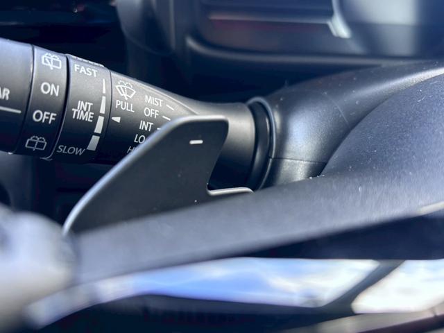 スペーシアギア ハイブリッドＸＺ　ターボ【４ＷＤ／届出済未使用車】　【全方位モニター付９型ナビ／スズキセーフティサポート】【衝突軽減システム／車線逸脱警告／追従クルコン】【両側電動スライド／ＬＥＤヘッドライト／パドルシフト】【フルセグＴＶ／ＢＴ接続】【シートヒーター】（12枚目）