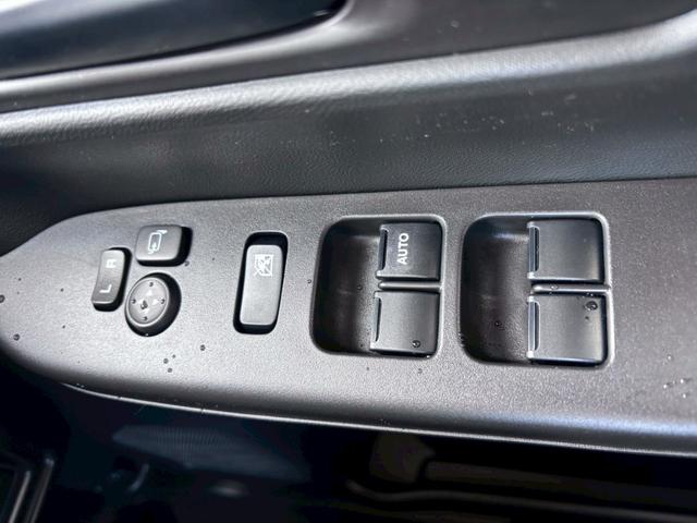 スペーシアギア ハイブリッドＸＺ　ターボ【４ＷＤ／届出済未使用車】　【全方位モニター付９型ナビ／スズキセーフティサポート】【衝突軽減システム／車線逸脱警告／追従クルコン】【両側電動スライド／ＬＥＤヘッドライト／パドルシフト】【フルセグＴＶ／ＢＴ接続】【シートヒーター】（61枚目）